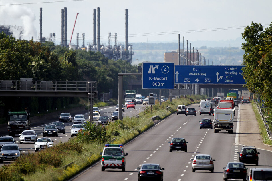 Das Verkehrsaufkommen auf den Autobahnen in NRW hat sich zum Ferienende in Grenzen gehalten.