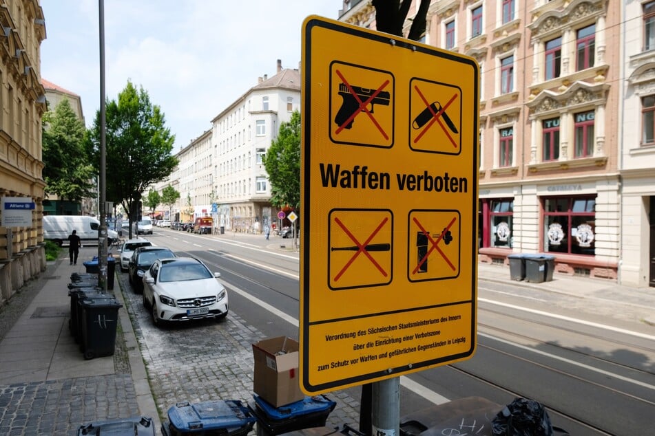 Bereits im im November 2018 wurde auf der Leipziger Eisenbahnstraße Sachsens erste Waffenverbotszone eingerichtet. (Archivbild)