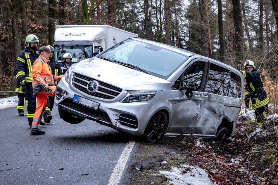 Auch eine Mercedes V-Klasse war involviert.