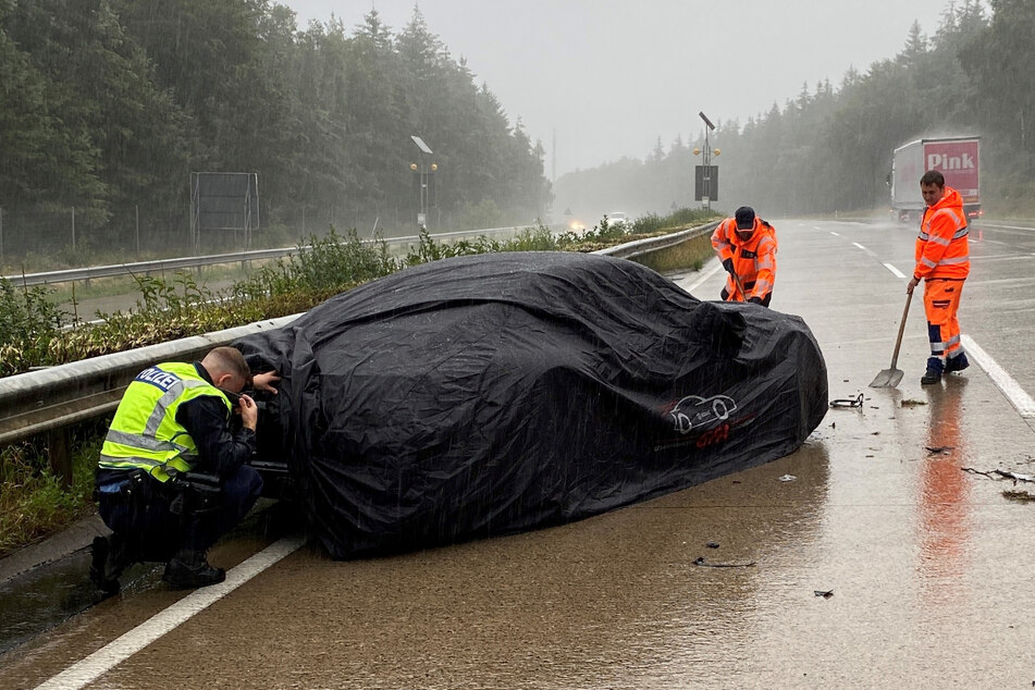 Der Fahrer des 200.000 Euro teuren Prototyps soll auf der A6 schlicht und einfach zu schnell für die schlechten Wetterverhältnisse unterwegs gewesen sein.