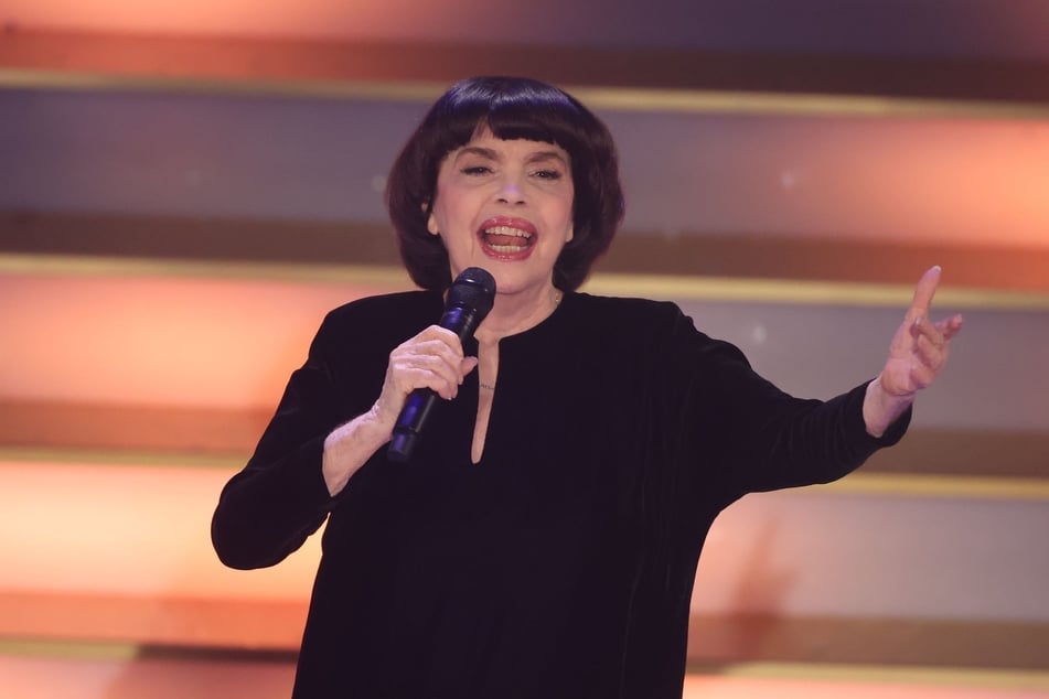 Mireille Mathieu (80) geht im Herbst noch einmal auf große Tournee.