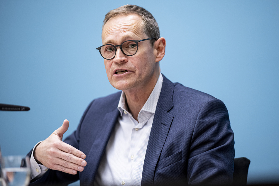Der Regierende Bürgermeister Michael Müller (56, SPD) betont nun, wie wichtig der Kampf um Freiheit sei.