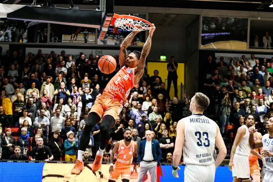 Nike Sibande (26) verpasste Würzburg. Am Mittwochabend im EC-Achtelfinale will der US-Amerikaner wieder fleißig für die Niners punkten.