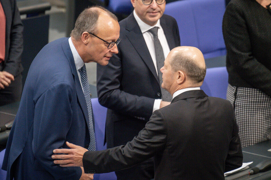 CDU-Chef Friedrich Merz (68, CDU) und Bundeskanzler Olaf Scholz (66, SPD) im Bundestag.