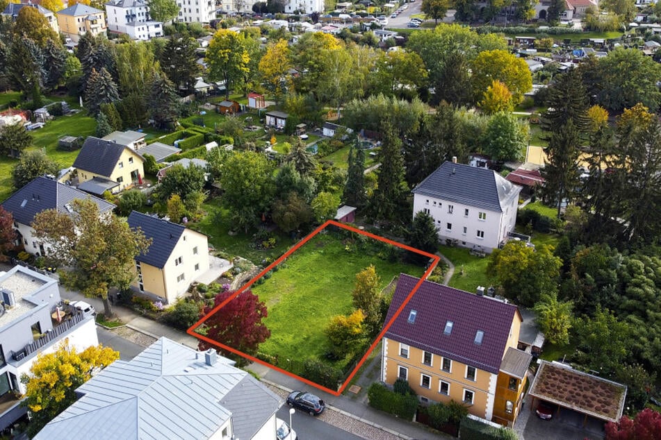 Baugrundstück in Dresden-Cotta / Mindestgebot 380.000 Euro