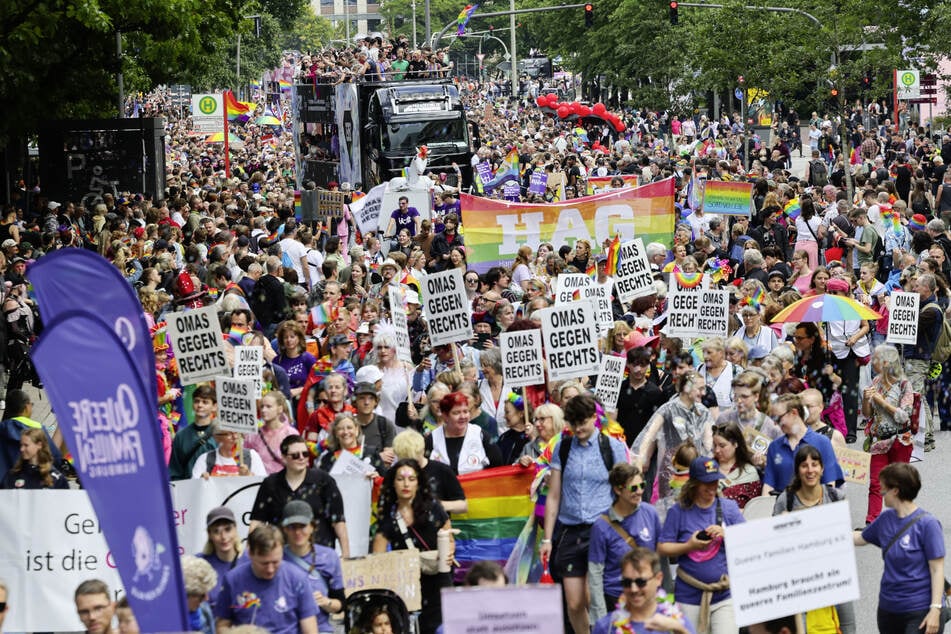 Für die rund 4,3 Kilometer lange CSD-Strecke hatten sich im Jahr 2025 120 Gruppen angemeldet. Rund 260.000 Menschen kamen.