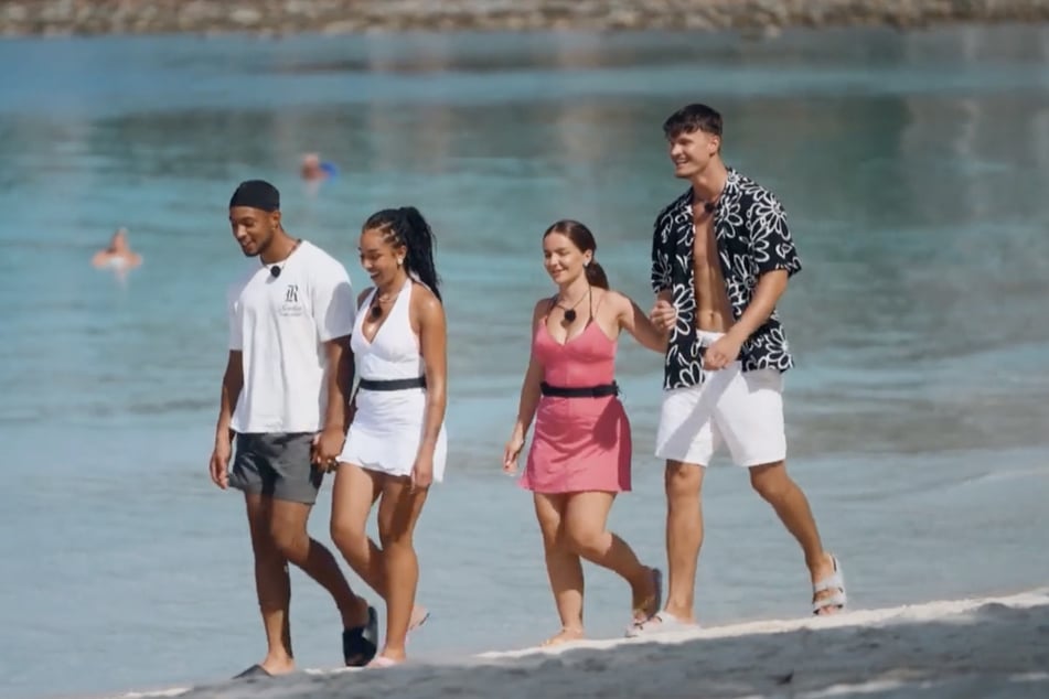 Nach der Challenge dürfen Meji und Ella (beide 24, l.) sowie Tiziana (24) und Jeronymo (22) auf ein Jetski-Date.
