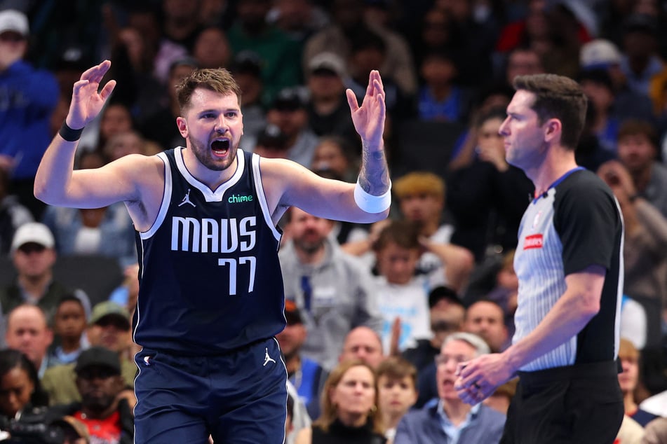 Luka Doncic (25, l.) führte die Mavs vergangene Saison in die NBA-Finals. Jetzt lässt Dallas seinen Unterschiedsspieler ziehen.