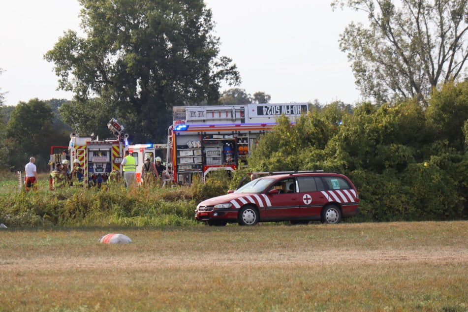 Rund um den Absturzort sind zahlreiche Rettungskräfte im Einsatz.