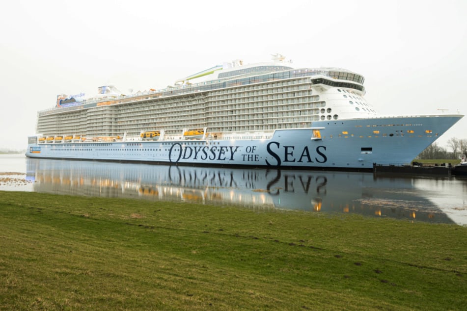 Die "Odyssey of
                        the Seas" wurde vor einer Woche in Richtung
                        Nordsee überführt.