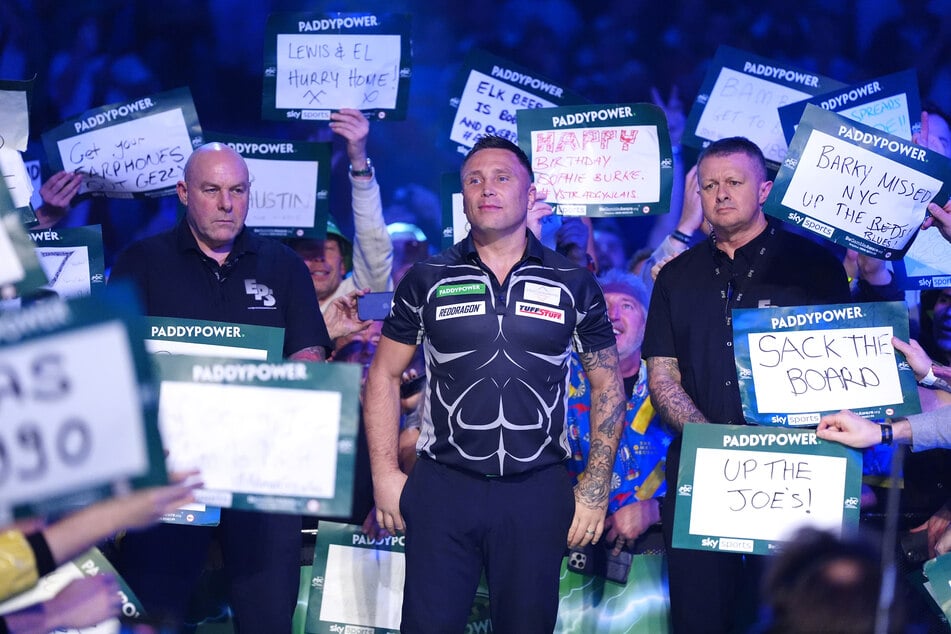 In der Darts Premier League belegt Gerwyn Price im Moment noch den dritten Tabellenplatz und würde damit in die Play-offs einziehen.