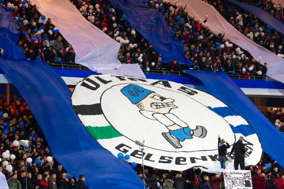 Die "Ultras Gelsenkirchen" üben heftige Kritik an der Schalker Klubführung.