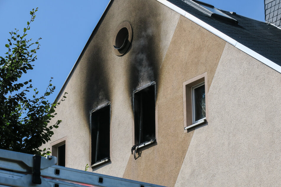 In Lugau in Sachsen brannte eine leehrstehende Wohnung aus.
