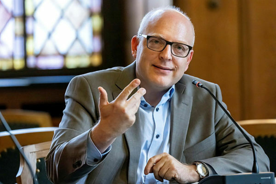Als dritter Oberbürgermeister springt Sven Schulze (50, SPD) aus Chemnitz dem Bündnis bei.