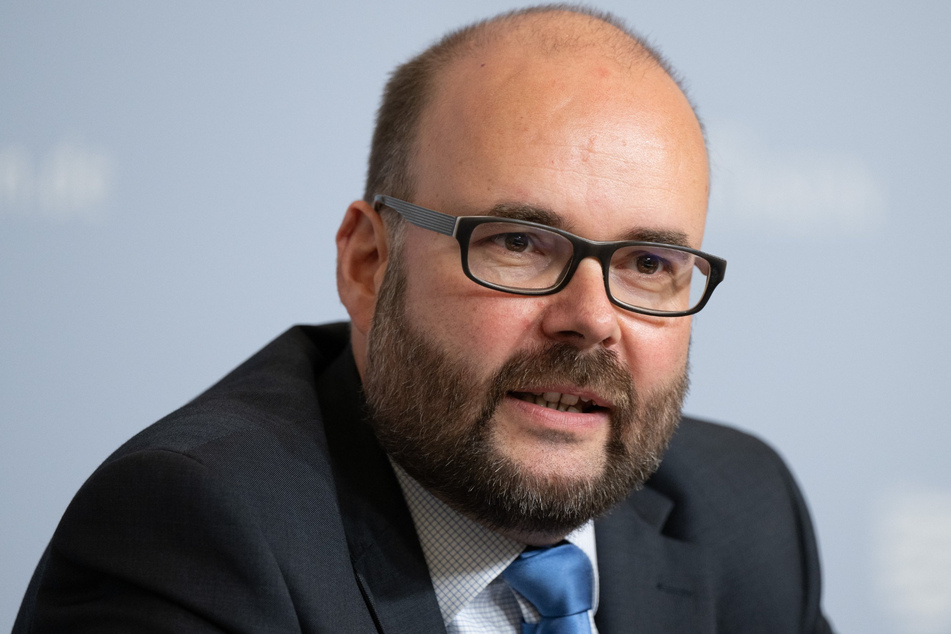Macht sich Sorgen um die schwindenden Fähigkeiten von Schulanfängern: Kultusminister Christian Piwarz (48, CDU).