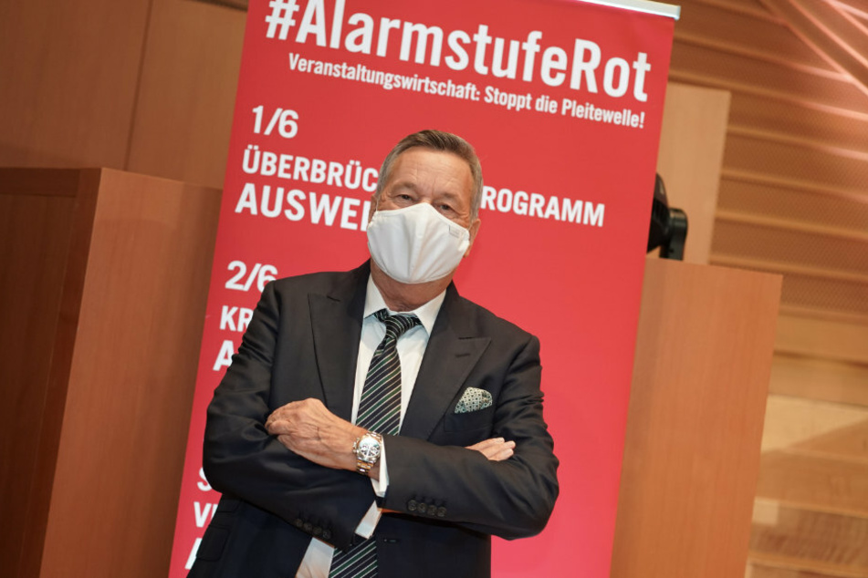 Der Sänger Roland Kaiser (68) kommt zu einer Pressekonferenz anlässlich der zweiten Großdemonstration des Aktionsbündnis #AlarmstufeRot zur Existenznot der Veranstaltungswirtschaft in der Corona-Krise.