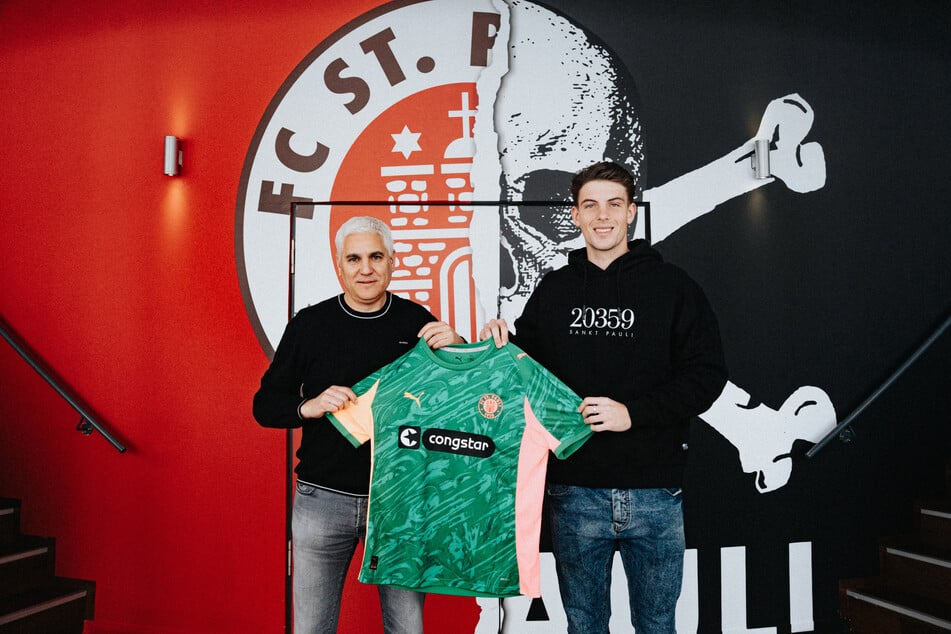 Emil Gazdov (22, r.) trägt bis zum Ende der Saison das Torwart-Trikot des FC St. Pauli - und vielleicht auch darüber hinaus.