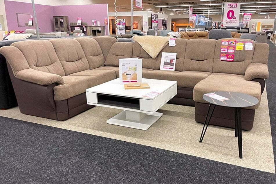 Möbel Boss startet ab Samstag (22.11) Black Boss Week mit starken Angeboten