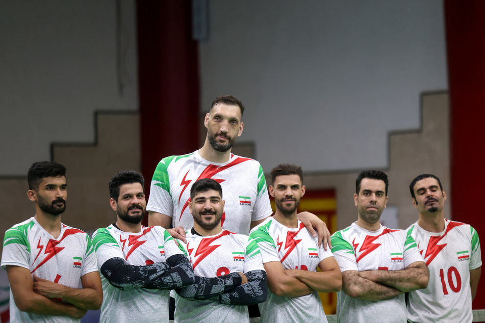 Morteza Mehrzad (36) überragt seine Mitspieler im iranischen Nationalteam um einige Zentimeter.