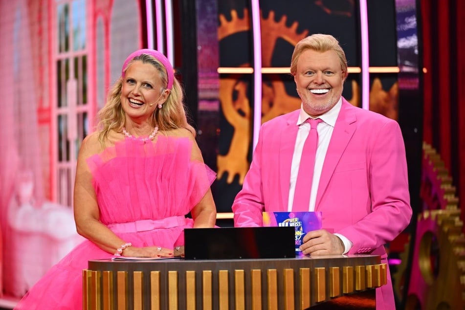 Barbara Schöneberger (52) und Stefan Raab (59) präsentieren am kommenden Samstag die zweite Ausgabe von "Wer weiß wie wann was war?" bei RTL.