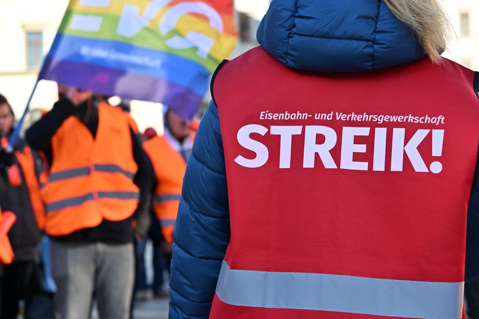 EVG-Warnstreik: Ersatzbusse sollen Folgen in Sachsen-Anhalt abmildern