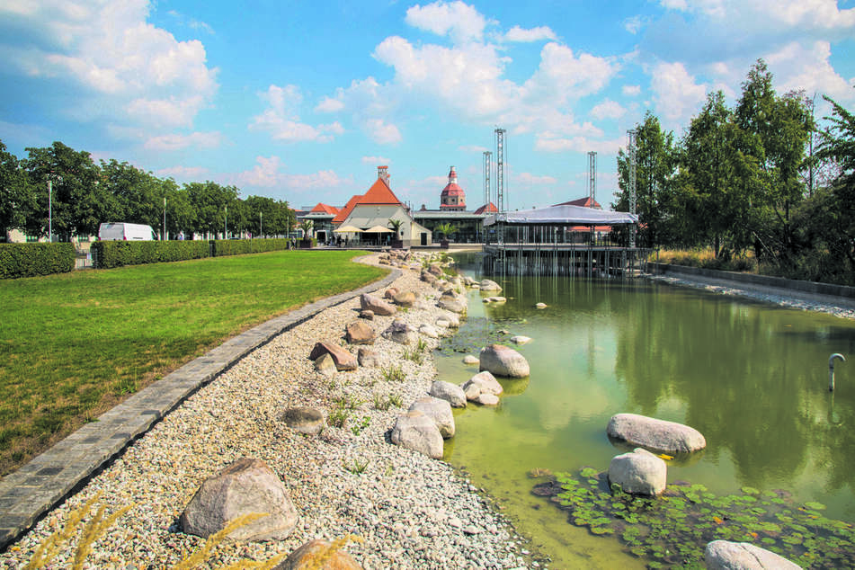 Die Seebühne im Ostra-Areal steht und wartet auf ihre Stars.