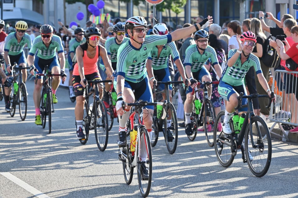 Am Samstagnachmittag erreichen die Radfahrer die Zielgerade. (Archivbild)