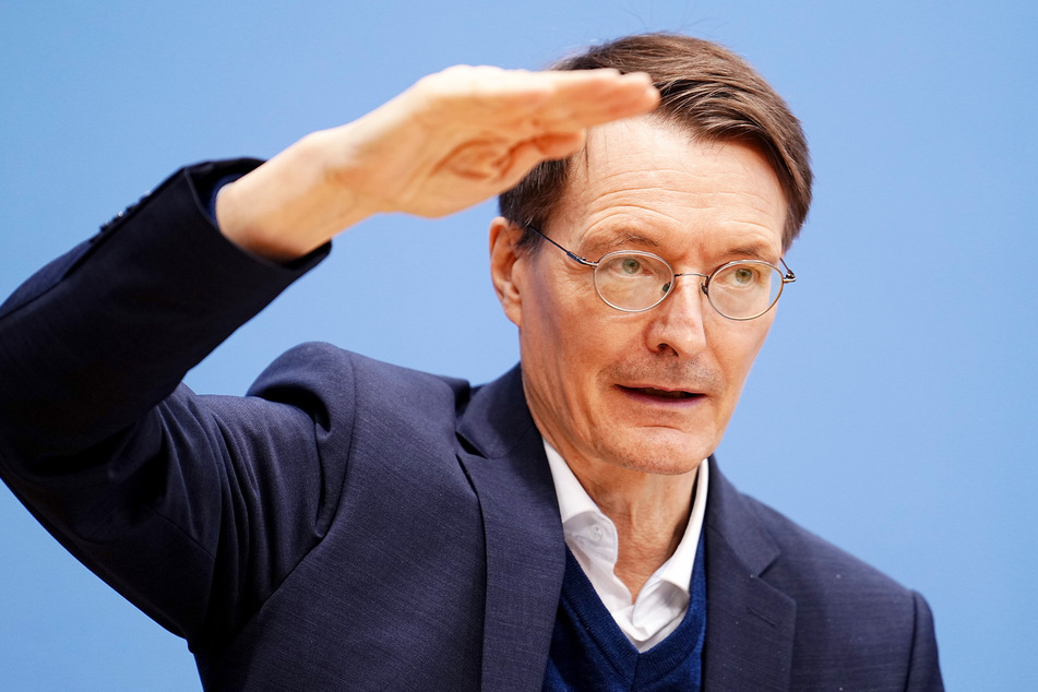 Bundesgesundheitsminister Karl Lauterbach (58, SPD) rechnet mit steigenden Infektionszahlen. Am heutigen Donnerstag wurde ein neuer Höchstwert erreicht.