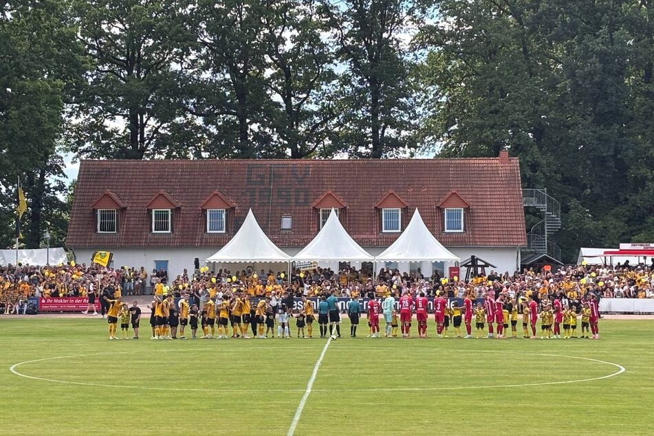 Das Testspiel gegen Kassel in Großenhain läuft.