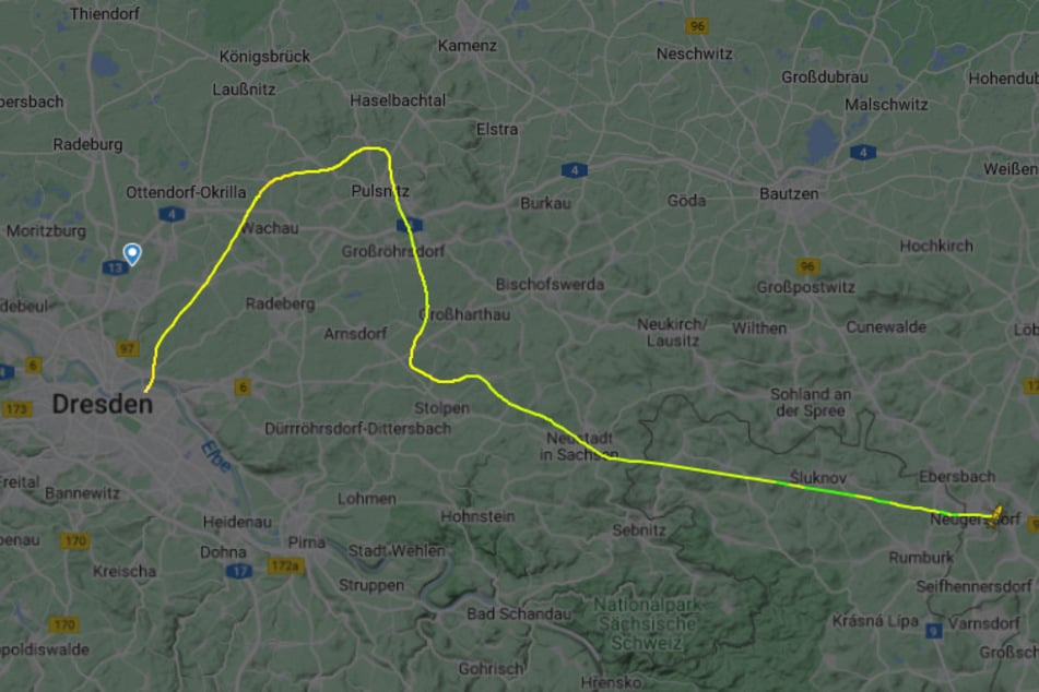 Rettungshubschrauber "Christoph 38" flog eine schwer verletzte Person ins Uniklinikum "Carl Gustav Carus" nach Dresden.