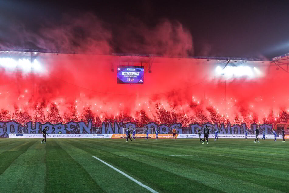 Über 70 Menschen wurden bei den Ausschreitungen verletzt.