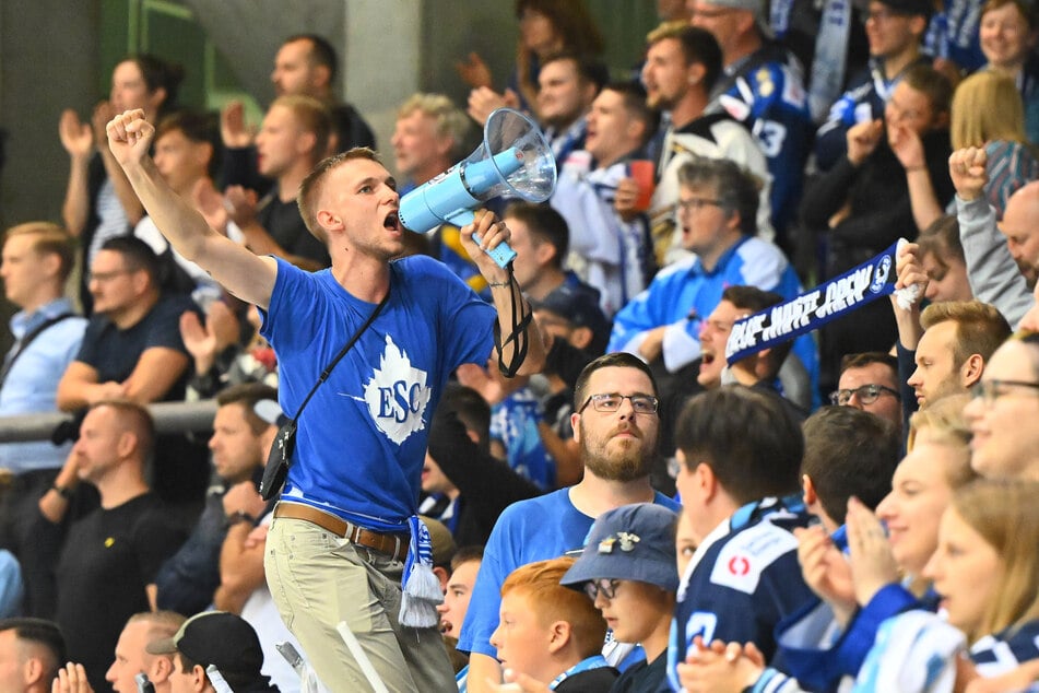 Die Eislöwen-Fans stehen hinter ihrem Team. Zeit, sich dafür wieder mit Siegen zu bedanken!