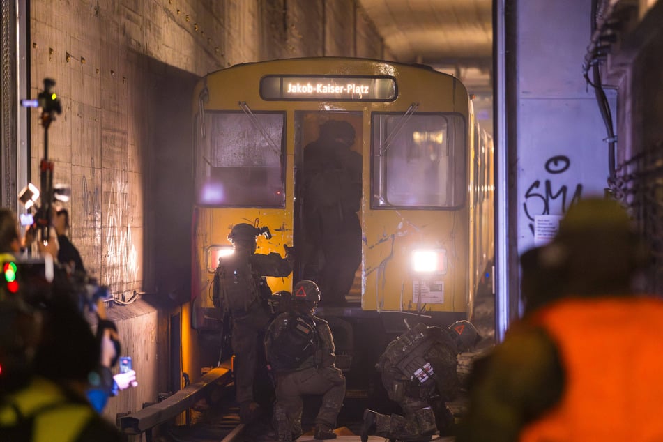 Das Training fand in der Berliner U-Bahn-Station Jungfernheide statt.
