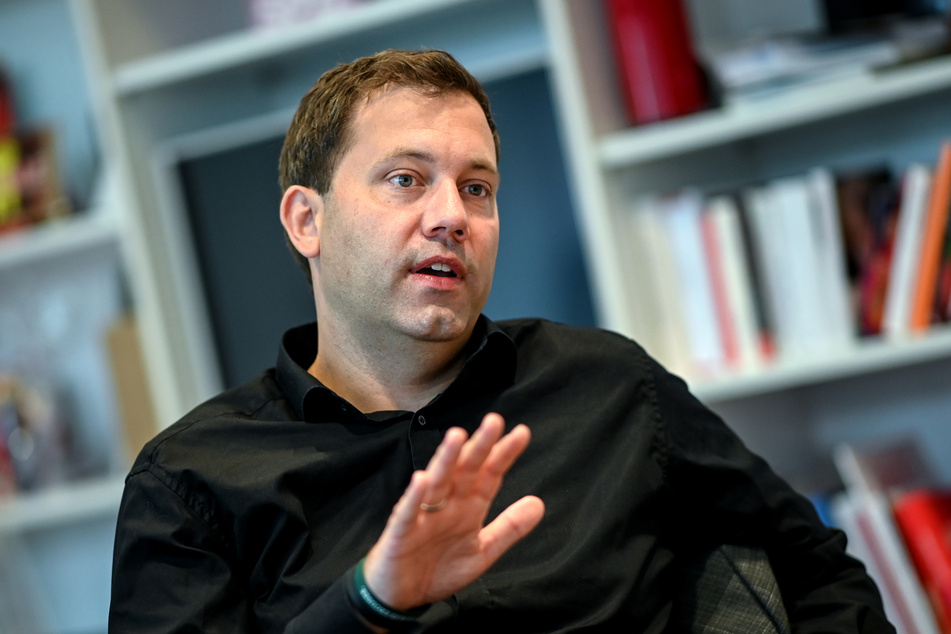 SPD-Generalsekretär Lars Klingbeil spricht in einem Interview.