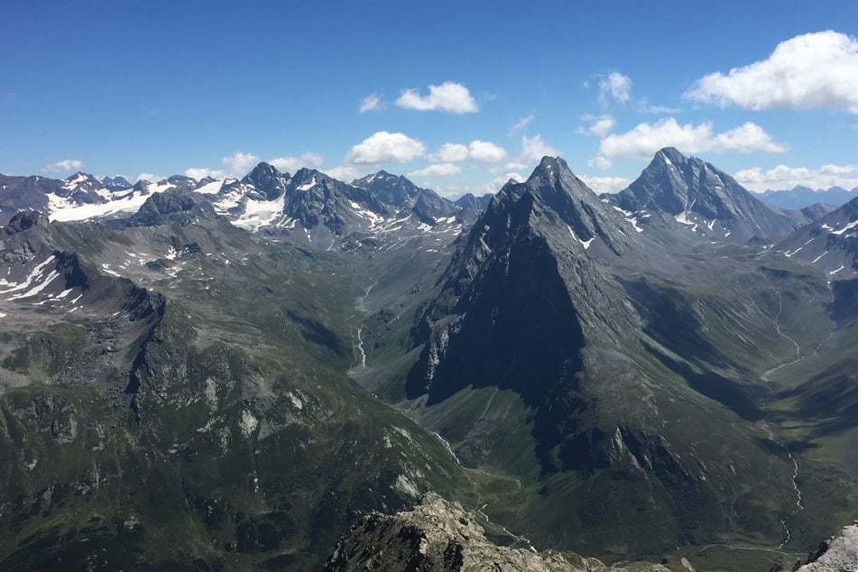 Eine Frau (†56) aus Baden-Württemberg stürzte beim Klettern in den Schweizer Alpen 100 Meter in den Tod. (Archivbild)