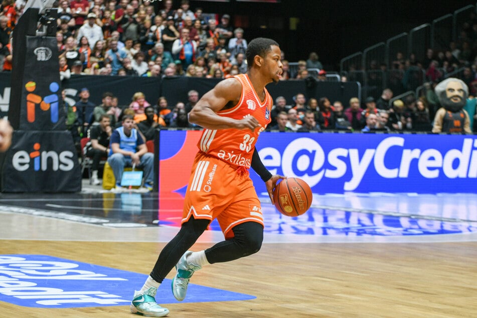 Haut Niners-Guard Eric Washington gegen seinen Ex-Verein aus Jena wieder einen raus?