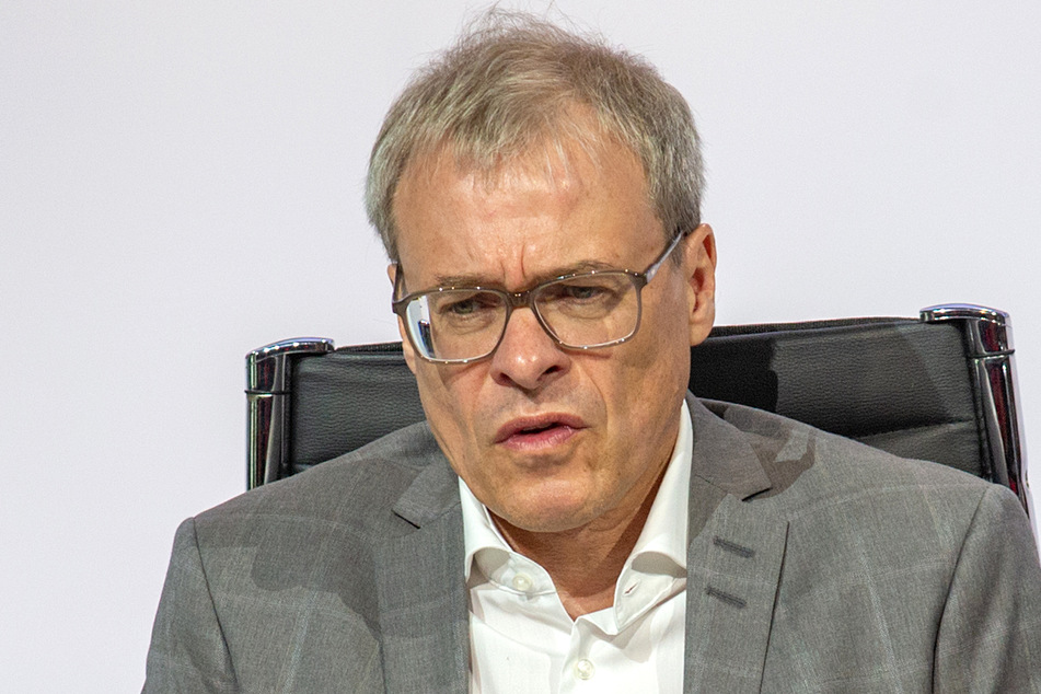 DFL-Stellvertreter von Christian Seifert, Peter Peters.