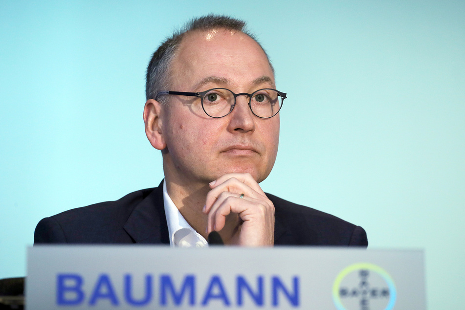 Konzernchef Werner Baumann (58) informiert über die Bayer-Bilanz und künftige Unternehmensziele. (Archivfoto)