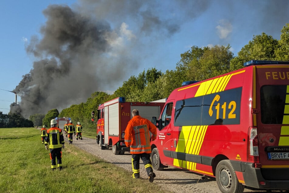 Knapp 100 Einsatzkräfte waren über mehrere Stunden im Einsatz.