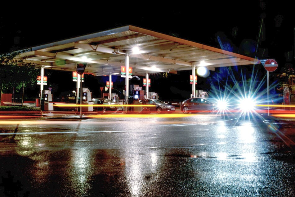 Das Opfer erlitt beim Brand an einer Tankstelle Verbrennungen zweiten Grades. (Symbolbild)