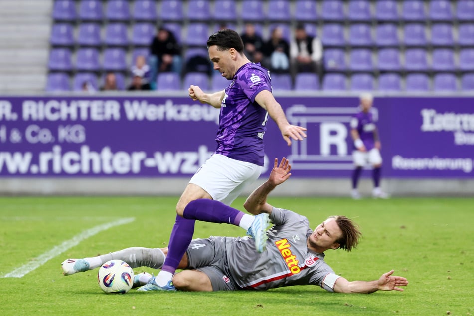 Nach seiner Einwechslung beschäftigte Marcel Bär sofort die Regensburger Abwehr.