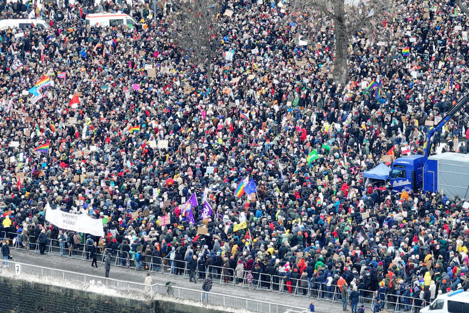 Köln geht gegen Rechts auf die Straße: Groß-Demo an Deutzer Werft geplant