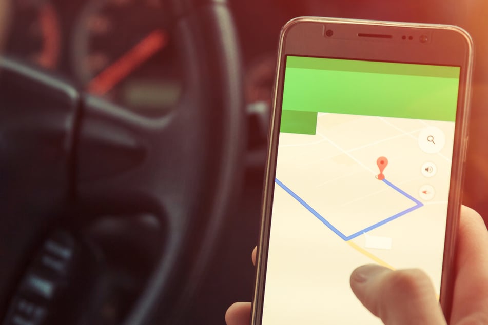 Anscheinend wurde den drei Männern das blinde Vertrauen in die Navigations-App zum Verhängnis. (Symbolbild)