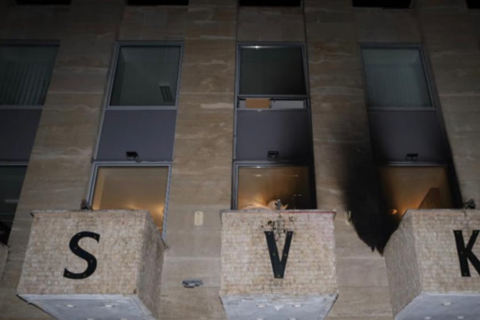 Anschlag auf russisches Kulturzentrum: Mehrere Molotowcocktails aufs Gebäude geworfen