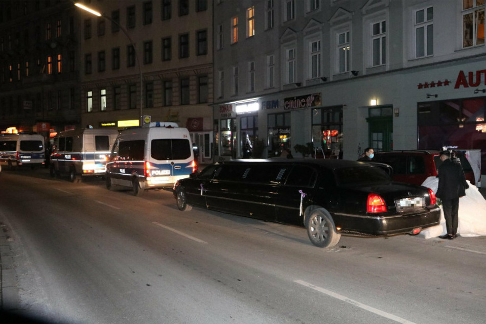 Polizei löst Corona-Hochzeitsfeier mit 60 Gästen in Berlin-Wedding auf