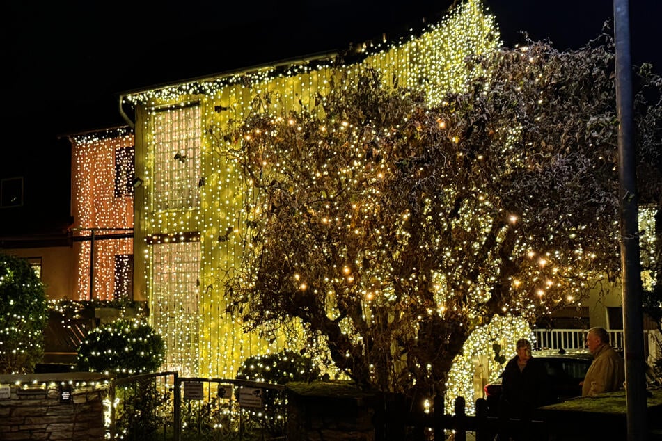 32.000 Lichter am Weihnachtshaus von Erlensee: Vom "letzten Wunsch" zur Attraktion