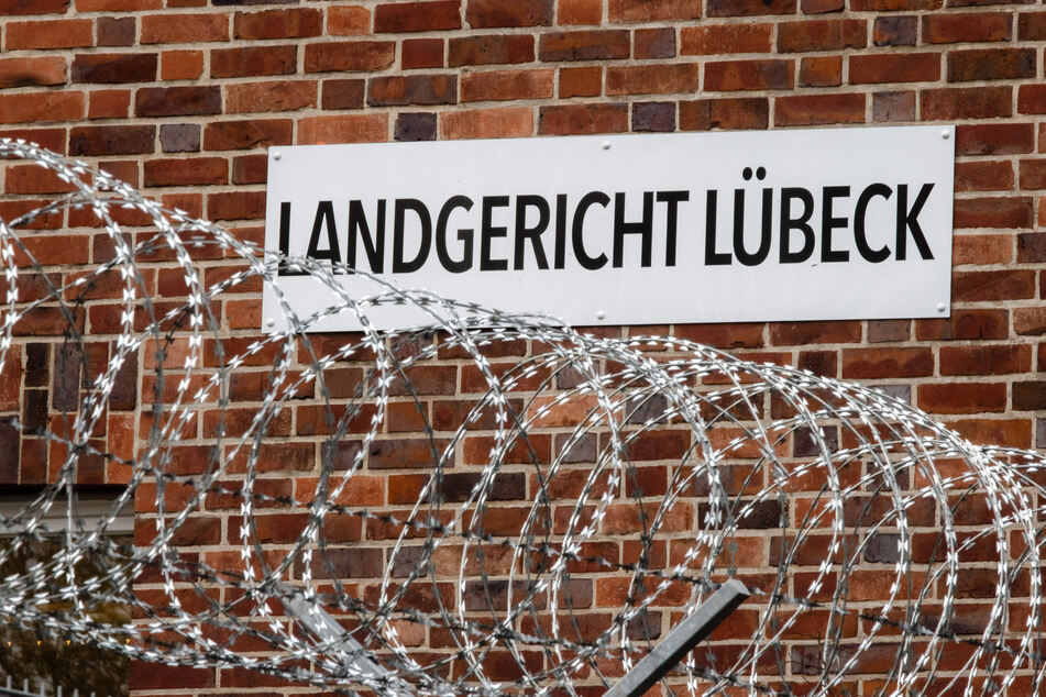 Das Urteil fällt vor dem Landgericht Lübeck. (Symbolbild)