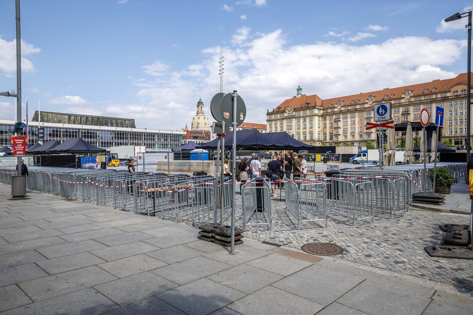 Für Kalkbrenner-Fans geht es am Freitag auf den Altmarkt/Ecke Seestraße. VIP-Gäste werden an der Ecke Kreuzstraße reingelassen.