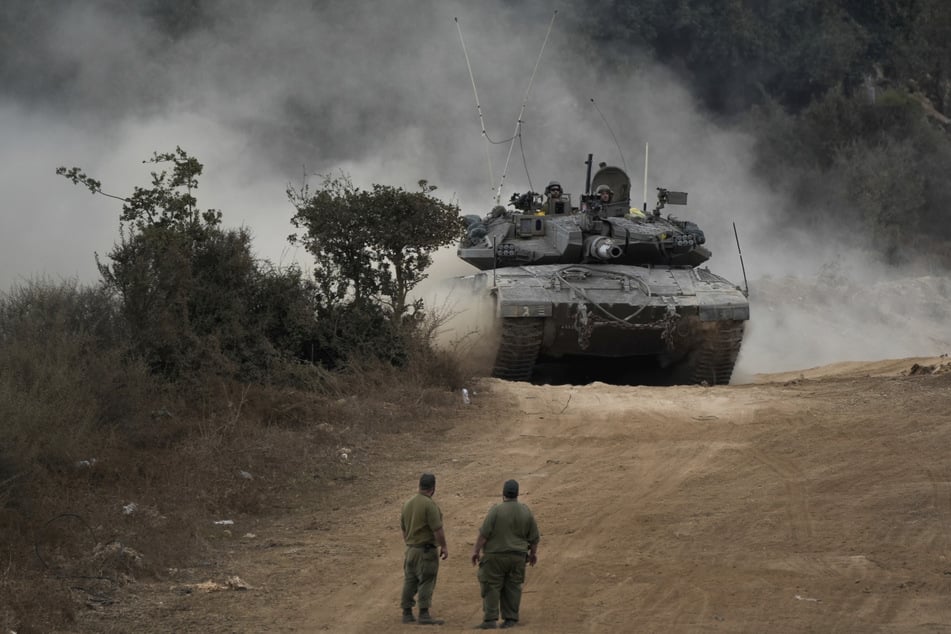 Israelische Truppen rückten in den zurückliegenden Stunden in den Libanon ein.