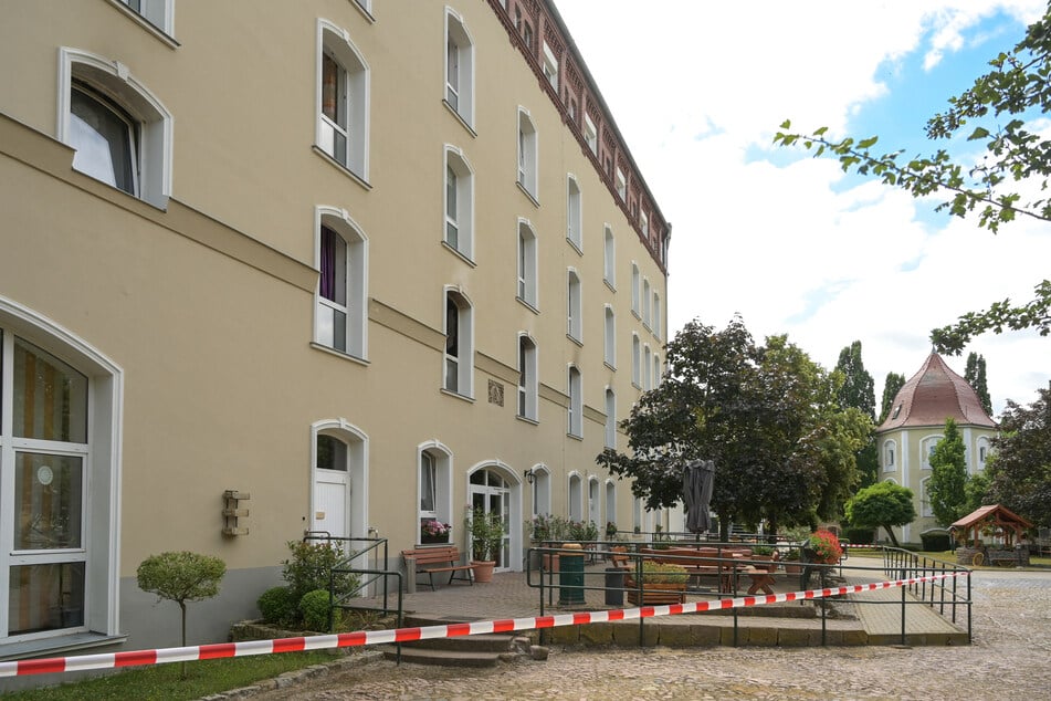 Ein Brandursachenermittler soll Klarheit bringen.